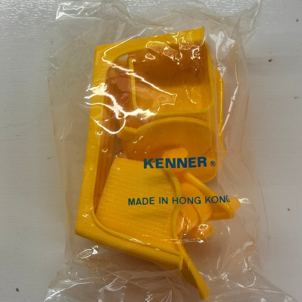 Vintage Strawberry Shortcake Kenner Yellow Plastic Toy Furniture Part NOS Bagged
